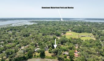 1203 Laudonniere St, Beaufort, SC 29902