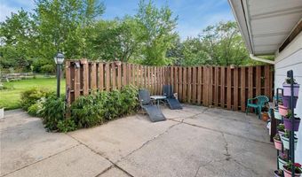 880 Whitney Dr, Apple Valley, MN 55124