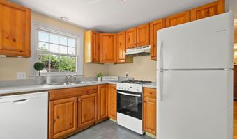 39 Eldorado St, Cranston, RI 02910