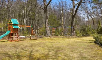 9 Tuttle Rd, Bedford, NH 03110