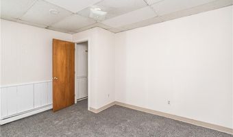 60 SPRING St, Lincoln, RI 02838