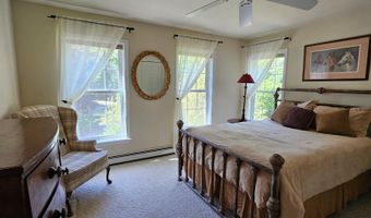 475 Sunrise Ln, Arlington, VT 05250