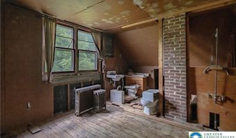79 Mountain Lake Rd, Belvidere, NJ 07823