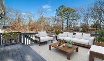 12 6th St, Barnegat, NJ 08005