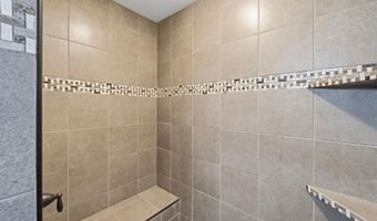 814 Curt Felt Dr, Alexandria, MN 56308