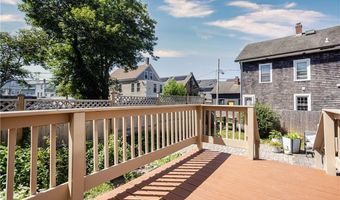 6 Pond Ave, Newport, RI 02840