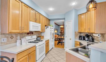 18 Skimmer Ln 53, Bayville, NJ 08721