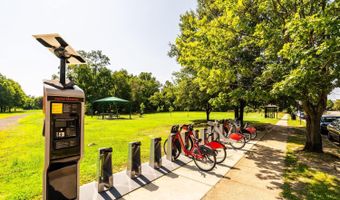 200 N PICKETT St 308, Alexandria, VA 22304