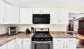 54 Foxberry Dr, Arden, NC 28704