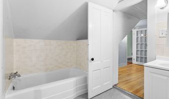 15 Grant St, Bangor, ME 04401