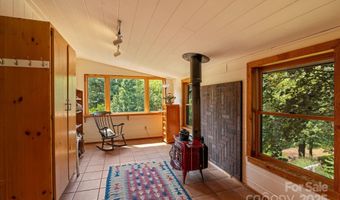 150 Avondale Ridge Rd, Asheville, NC 28803