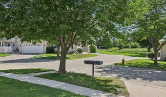 3354 N Stone Creek Cir, Madison, WI 53719