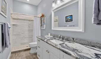 806 EAGLE Ln, Apollo Beach, FL 33572