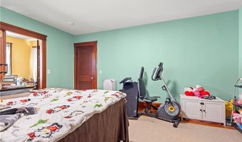 51 Oakland Ave, Cranston, RI 02910