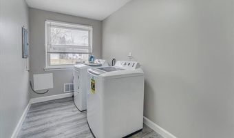 2148 Champagne Dr, Ann Arbor, MI 48108