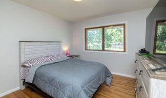 991 Cortland Dr, Apple Valley, MN 55124
