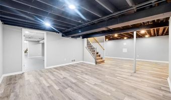1014 Bedford Ln, Ballwin, MO 63011
