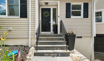 136 Crescent Cir, Cheshire, CT 06410
