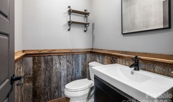 139 Linden St, Arden, NC 28704