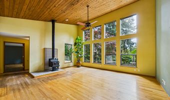 2828 Buttermilk Ln, Arcata, CA 95521
