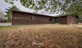 215 44th St N, Cody, WY 82414