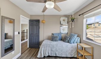10661 Shelter Hill Ct, Las Vegas, NV 89129