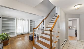 704 Cherry Brook Rd, Canton, CT 06019