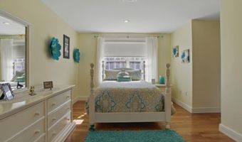 7 Champagne Ter, Bedford, NH 03110