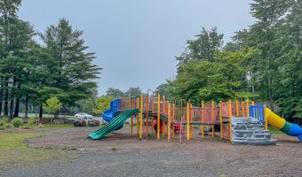 3055 Briarwood Dr, Tobyhanna, PA 18466