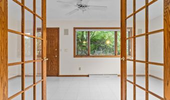 301 E WAYFARER Ln, Appleton, WI 54913