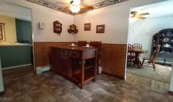 8 Nimbus Dr, Alloway, NJ 07462