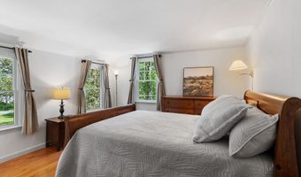 1 Blackhorse Dr, Acton, MA 01720