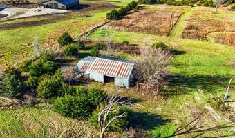 1587 N 450 Rd, Baldwin City, KS 66006