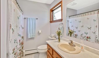 370 Lake St, Barton, VT 05822