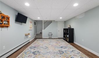 120 Bretton Woods Dr, Cranston, RI 02920