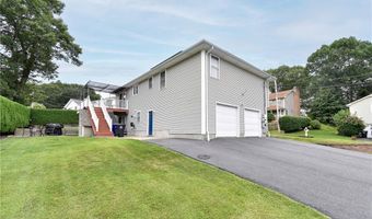 17 Middle St, North Providence, RI 02911