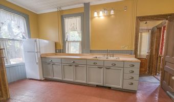 31 Franklin St, Belfast, ME 04915