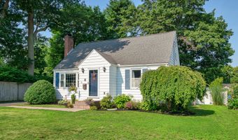 16 Raymond Pl, Cromwell, CT 06416