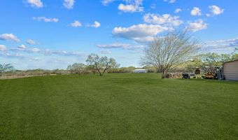 136 Country Pl, Adkins, TX 78101