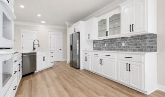 171 Larkspur Dr, Albany, GA 31721