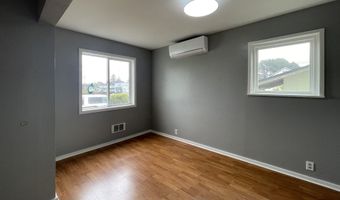 95 12TH St, Bandon, OR 97411