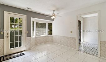 17 Dewberry Ln, Hilton Head Island, SC 29928