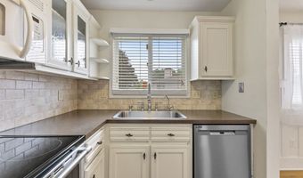 27 Crows Nest Ln 7E, Danbury, CT 06810
