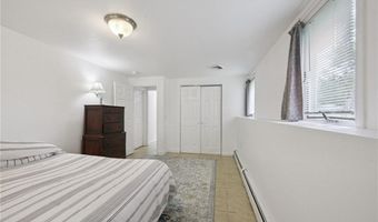 35 Old Town Trl, Narragansett, RI 02882