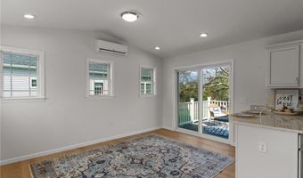 64 Burnside Ave, Narragansett, RI 02882