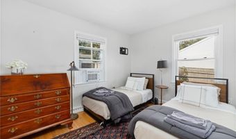 6 Cliff Ter, Newport, RI 02840