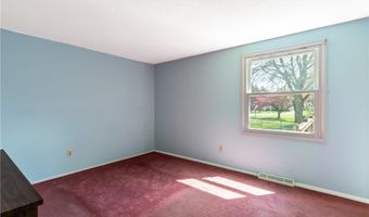 49 Paul Dr, Amherst, NY 14228