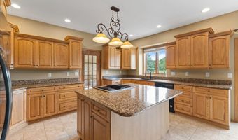704 SW Coventry Cir, Ankeny, IA 50023