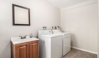 24 Prospect Dr, Brookfield, CT 06804