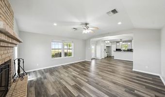 9404 Crow Ln, Adkins, TX 78101